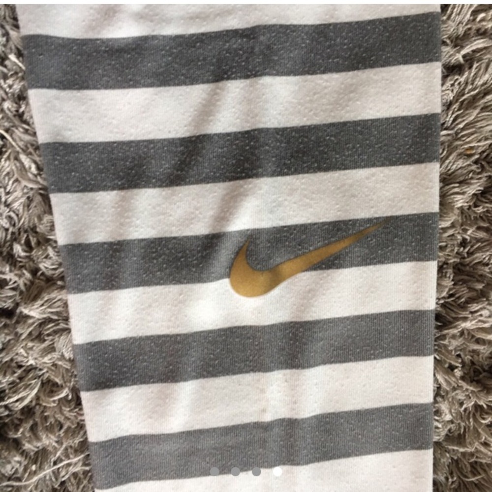 Nike Pro Fleece Lined Leggings - Picture 2 of 4